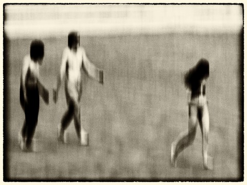 ART PHOTO TWO BOYS BEHIND A GIRL