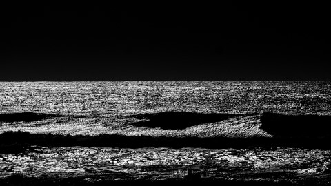 OCEAN IN BLACK AND WHITE